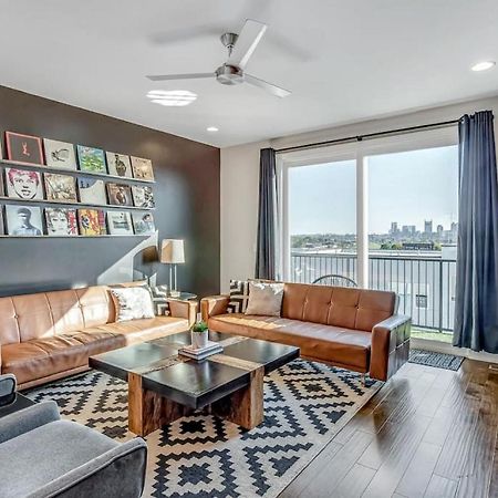 Big New And Modern With Skyline View Mural And Ping Pong Nashville Eksteriør bilde