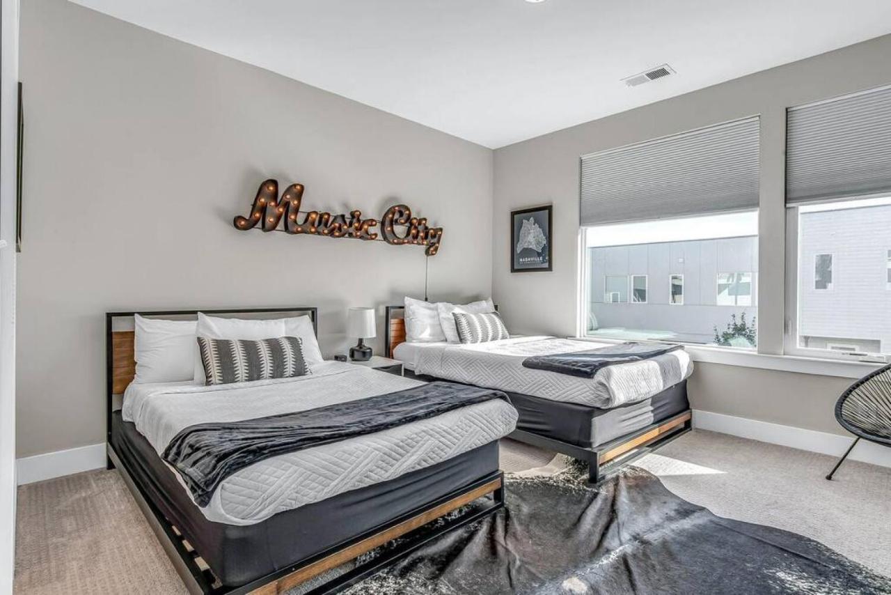 Big New And Modern With Skyline View Mural And Ping Pong Nashville Eksteriør bilde