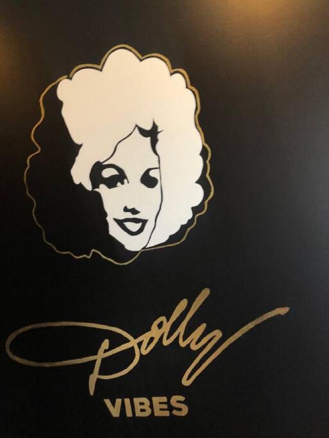 Big New And Modern With Skyline View Mural And Ping Pong Nashville Eksteriør bilde